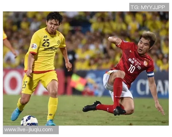 大板飞脚与鹿岛鹿角的激烈对决揭示足球战术的精彩与魅力